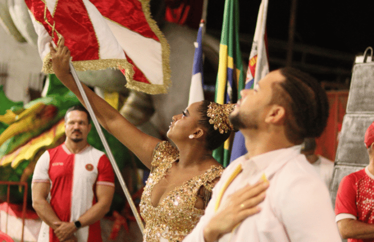 Segundo casal de mestre-sala e porta-bandeira da Mocidade Unida da Glória (MUG)