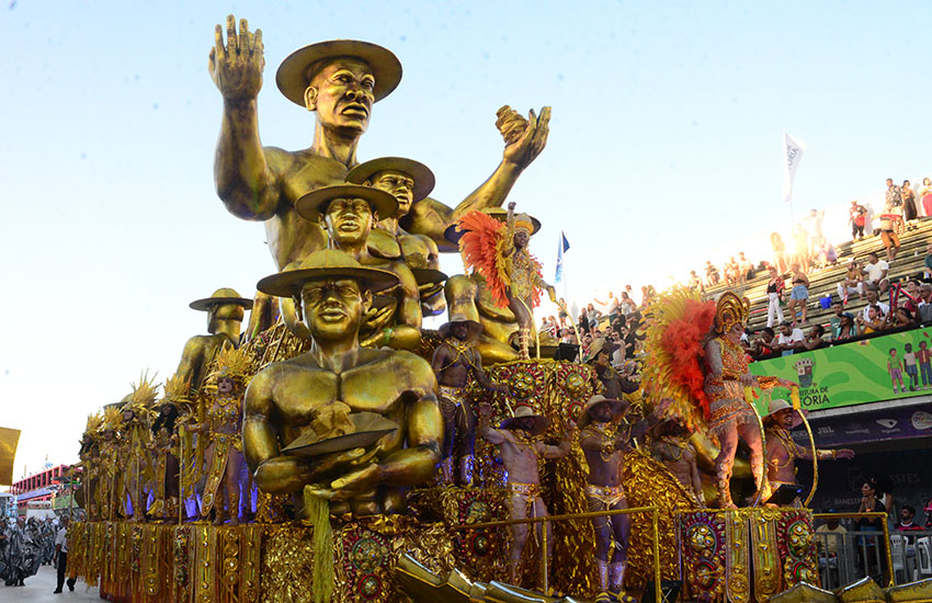 Alegoria no desfile campeão da Independente de Boa Vista, no Carnaval de Vitória 2025.