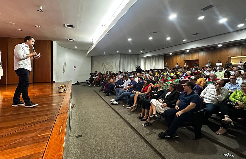 Prefeito de Vitória, Lorenzo Pazolini.