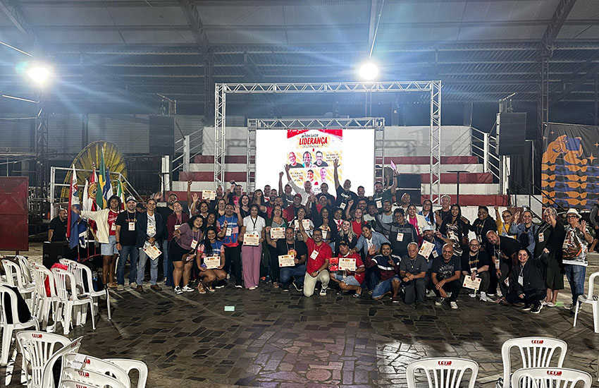 Público do workshop sobre Liderança na quadra da Mocidade Unida da Glória.