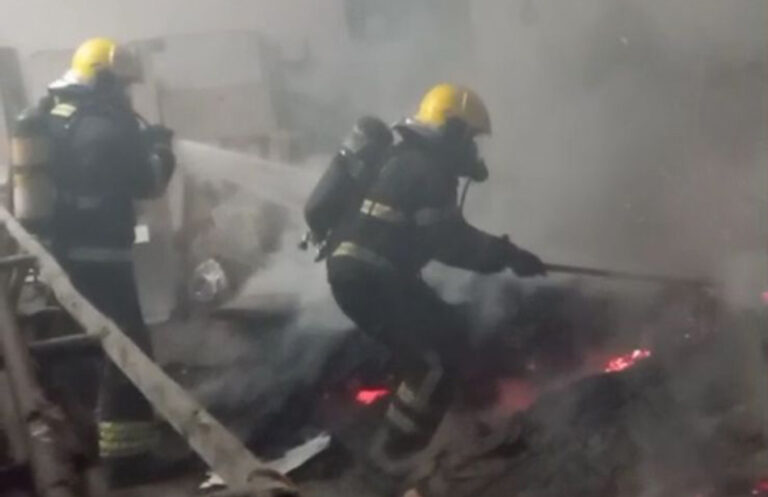 Incêndio atingiu barracão de alegorias da Unidos da Piedade, Localizado em Vila Velha