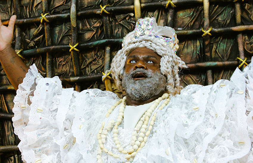 Comissão de frente da Chegou O Que Faltava no desfile oficial. Carnaval de Vitória 2026