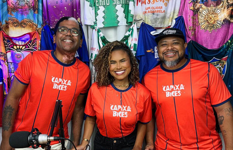 Vinicius Vasconcelos, Nathy Lyrio e André Christo, no retorno do podcast semanal do Capixabices
