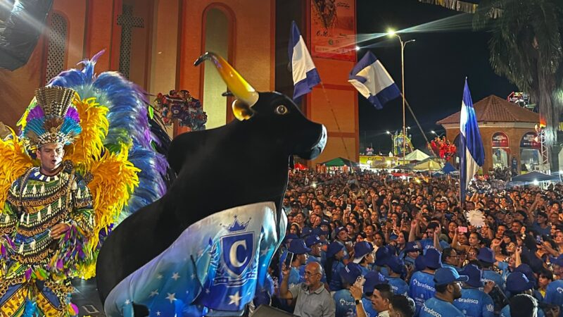 Campeão do Festival, Caprichoso emociona público em homenagem a Nossa Senhora do Carmo