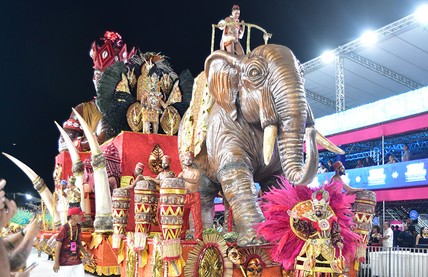 Desfile do Barreiros no Carnaval de Vitória 2026 (Foto: Toninho Ribeiro)