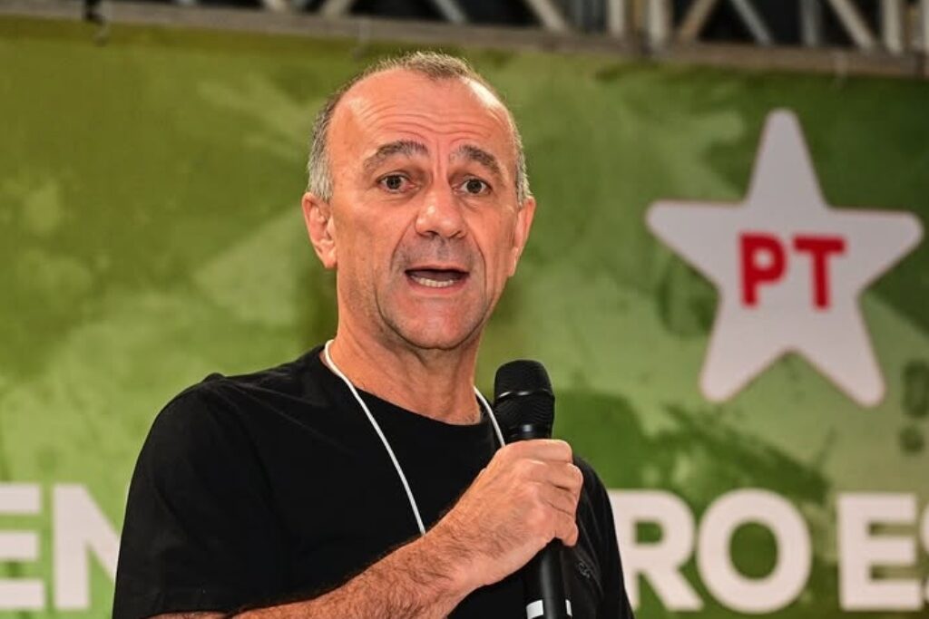 Candidato Helder Salomão, do Partido dos Trabalhadores